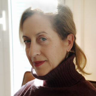 Επί 15 χρόνια, η Σοφία Βγενοπούλου χτίζει το εφηβικό θέατρο στην Ελλάδα