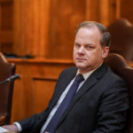 ΣΥΡΙΖΑ: Ο Μητσοτάκης να υιοθετήσει την πρότασή μας για άρση της ασυλίας του Κ. Αχ. Καραμανλή