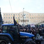 Αγρότες: Αποχώρησαν με τα τρακτέρ από το Σύνταγμα