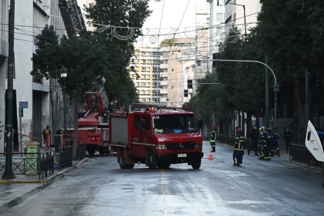 Νέος Κόσμος: Υπό έλεγχο η πυρκαγιά σε εστιατόριο