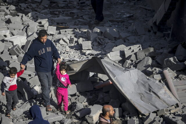 Ισραήλ: Υπό την πίεση των ΗΠΑ, υπόσχεται να αυξήσει την ανθρωπιστική βοήθεια που φθάνει στη Γάζα
