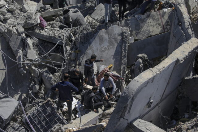 Σφαγή στη Γάζα: Τουλάχιστον 30.717 Παλαιστίνιοι έχουν σκοτωθεί σε ισραηλινά πλήγματα – 4η ημέρα διαπραγματεύσεων στο Κάιρο