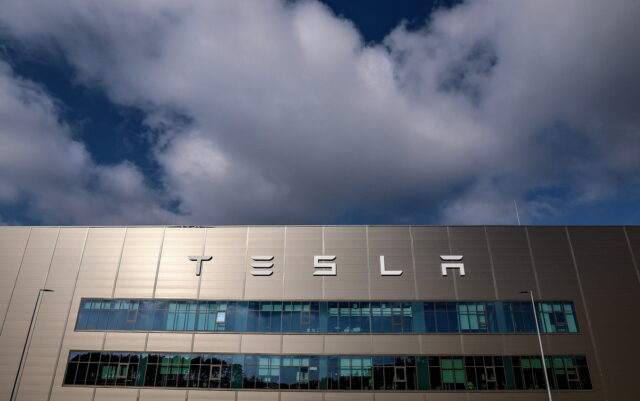 Γερμανία: «Σαμποτάζ» σε εργοστάσιο της Tesla από ακροαριστερή οργάνωση