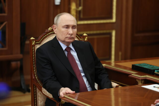 H Ρωσία κατηγορεί τις ΗΠΑ ότι προσπαθούν να αναμειχθούν στις προεδρικές εκλογές