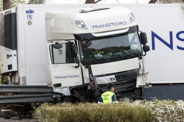 Ισπανία: Φορτηγό έπεσε πάνω σε αστυνομικό μπλόκο στη Σεβίλλη – Έξι νεκροί