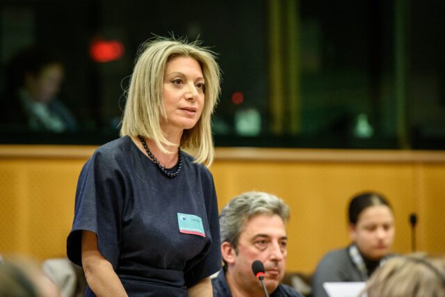 Στο Ευρωκοινοβούλιο εκ νέου η Μ. Καρυστιανού: «Παραπλανήθηκε η κοινωνία για το έγκλημα στα Τέμπη» [ΒΙΝΤΕΟ]