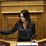 Πρόταση δυσπιστίας – Έ. Αχτσιόγλου: «Η όλη διαχείριση μετά τη­­­ν τρα­­­γωδία των Τεμπών είναι ο ορισμός της συγκάλυψης»