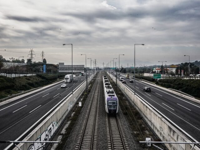 Άνω Λιόσια: Νεκρός άνδρας που παρασύρθηκε από συρμό του Προαστιακού
