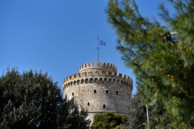 Θεσσαλονίκη: Νεκρός άνδρας που έπεσε από τον Λευκό Πύργο