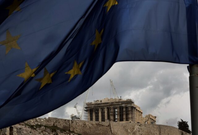 Σταθερός ο πληθωρισμός στην ευρωζώνη τον Απρίλιο – Μειώθηκε στην Ελλάδα