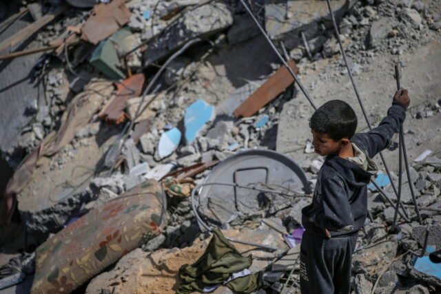 Γάζα: Ο ισραηλινός στρατός απέσυρε τα άρματα από το νοσοκομείο Αλ Σίφα – Δεκάδες πτώματα και ερείπια [ΒΙΝΤΕΟ]