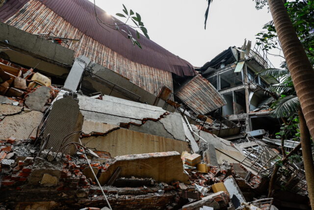 Σεισμός στην Ταϊβάν: Επτά νεκροί, 736 τραυματίες και δεκάδες εγκλωβισμένοι [ΒΙΝΤΕΟ]