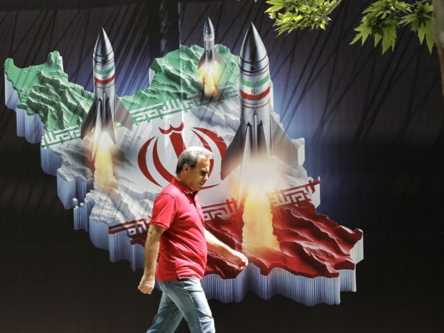 Συνομιλίες Ιράν-ΗΠΑ: Ο Ιρανός αξιωματούχος Λαριτζανί έφτασε στο Ομάν