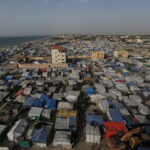 Μια ισραηλινή εισβολή στη Ράφα θα μπορούσε να οδηγήσει σε «σφαγή αμάχων», προειδοποιούν υπηρεσίες του ΟΗΕ