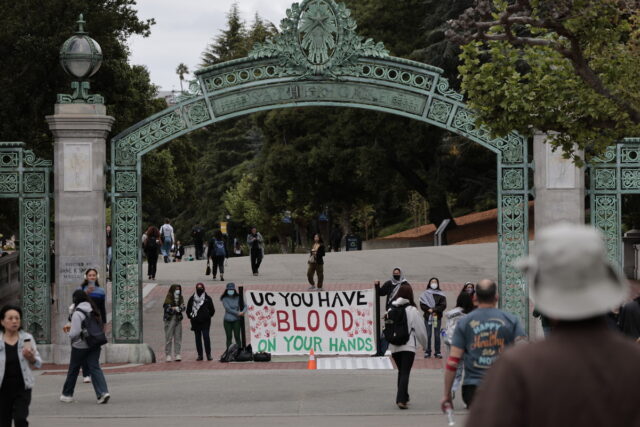 ΗΠΑ: Εντείνονται οι κινητοποιήσεις υπέρ των Παλαιστινίων στα πανεπιστήμια