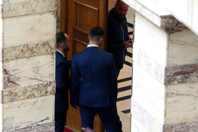 Ξύλο στη Βουλή: Στα δικαστήρια για την απολογία του ο Κωνσταντίνος Φλώρος