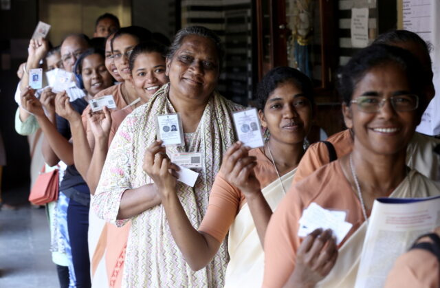 Εκλογές στην Ινδία: Μειωμένη η συμμετοχή των ψηφοφόρων