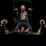 «Περιμένοντας τον Γκοντό»: Ο Θεόδωρος Τερζόπουλος στην πρώτη του παράσταση στη Στέγη