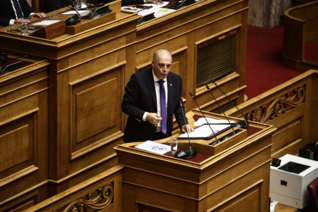Βουλή: Άρση ασυλίας του Κ. Βελόπουλου προτείνει η επιτροπή δεοντολογίας
