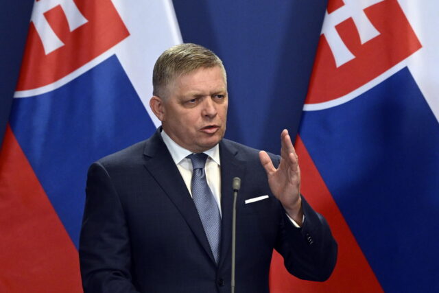 Σλοβακία: Ο πρωθυπουργός Φίτσο δέχθηκε πυροβολισμούς και τραυματίστηκε