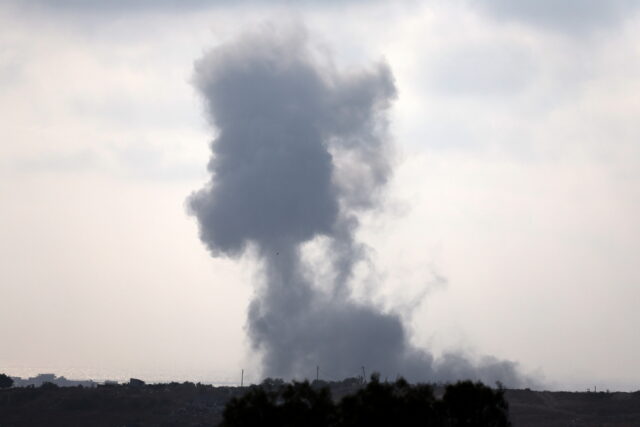 Σφοδροί βομβαρδισμοί στη Γάζα – Συνεχίζονται οι διαπραγματεύσεις στο Κάιρο