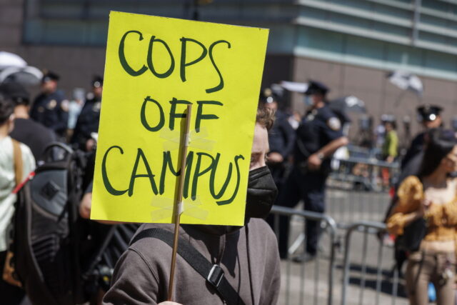 Σε κρίση τα αμερικανικά πανεπιστήμια: Οι διαδηλώσεις αντικείμενο πολιτικής αντιπαράθεσης
