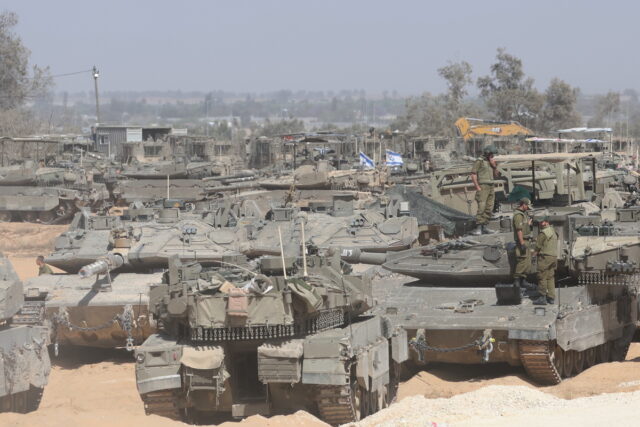 Το Ισραήλ ζητά από 100.000 Παλαιστίνιους να εκκενώσουν τμήμα της Ράφα