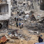 Αμίαντος και τοξικά απόβλητα ανάμεσα στα ερείπια της Γάζας