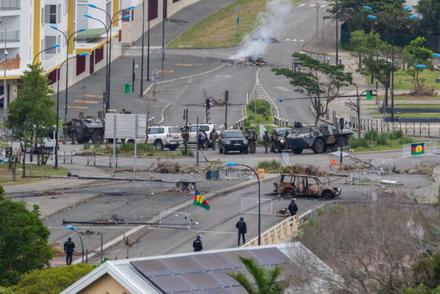 Νέα Καληδονία: Νεκροί διαδηλωτές και νέος κύκλος βίας μετά την επίσκεψη Μακρόν