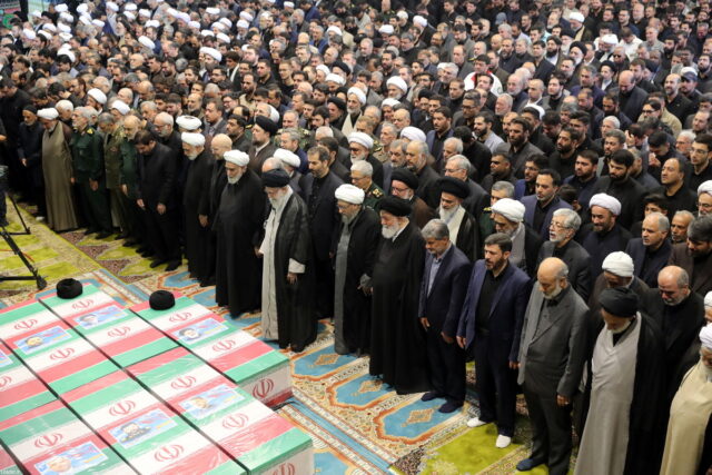 Ιράν: Ο πρόεδρος Ραϊσί θα ταφεί στη Μασχάντ