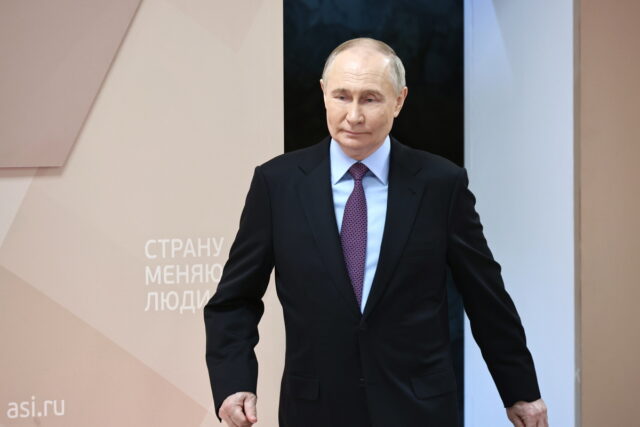 Πόλεμος στην Ουκρανία: Ο Πούτιν θέλει κατάπαυση πυρός στις σημερινές γραμμές του μετώπου