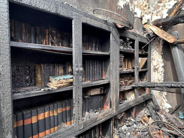 Μυτιλήνη: Κάηκε ολοσχερώς το Πνευματικό Κέντρο Καλλονής «Λέσχη Αρίσβη»