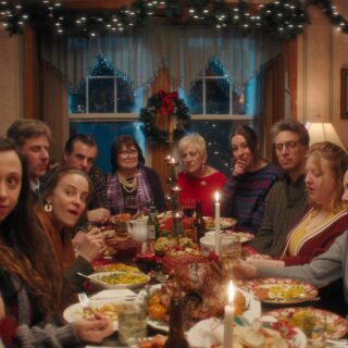 77ο Φεστιβάλ Καννών: Οι ηθοποιοί του Christmas Eve In Miller’s Point για τη χριστουγεννιάτικη ταινία που μπορεί να γίνει κλασική