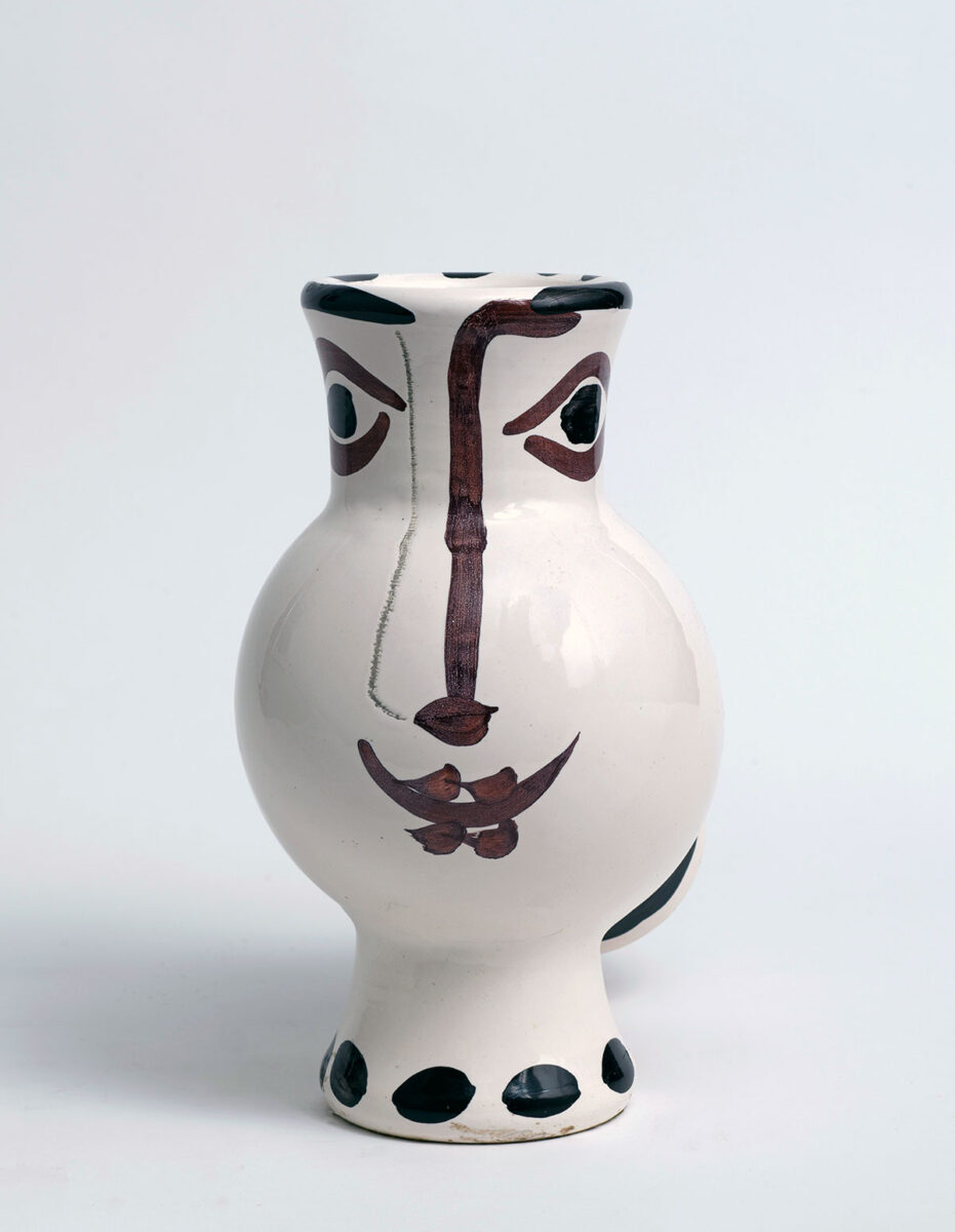 Κουκουβάγια-πρόσωπο γυναίκας  κεραμικό βάζο (1952) EDITION PICASSO MADOURA. Ιδιωτική συλλογή.