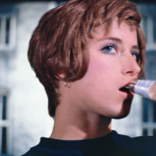 Cindy Sherman: “Προσπαθώ να διαγράψω τον εαυτό μου”