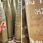 Νίκι Χέιλι: Φωτογραφίζεται καθώς γράφει προκλητικά «αποτελειώστε τους» σε ισραηλινή οβίδα