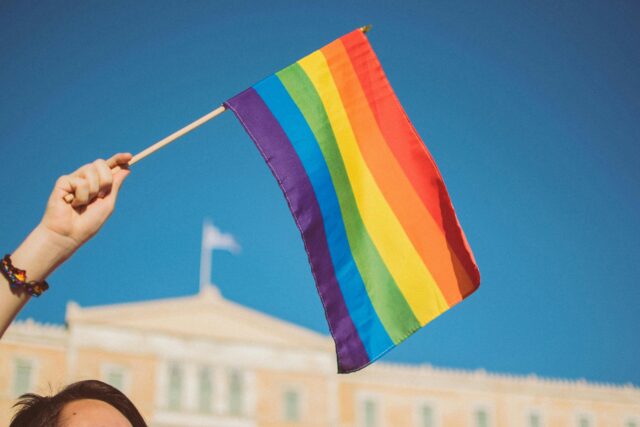 Αύξηση των περιορισμών στην έκφραση της ΛΟΑΤΚΙ+ κοινότητας