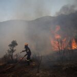 Κιλκίς: Συνεχίζει να καίει η φωτιά στο Πευκόδασος