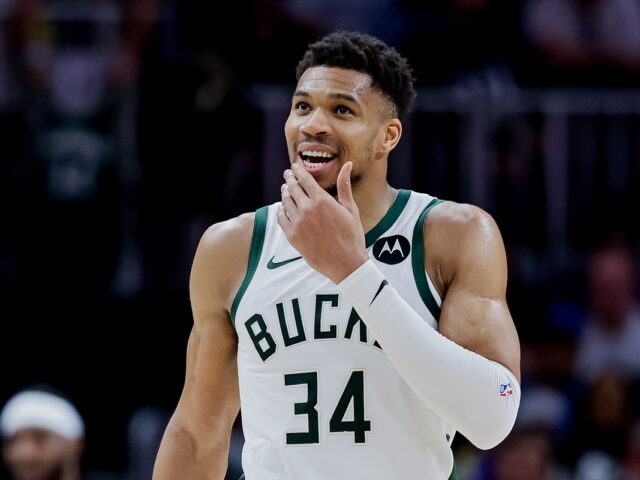 ΝΒΑ: Τραυματίστηκε ο Αντετοκούνμπο, ήττα για τους Μιλγουόκι Μπακς