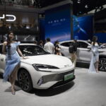 Ηλεκτρικά αυτοκίνητα: Το Πεκίνο προειδοποιεί ότι θα προσφύγει στον Παγκόσμιο Οργανισμό Εμπορίου, μετά την επιβολή δασμών από την ΕΕ