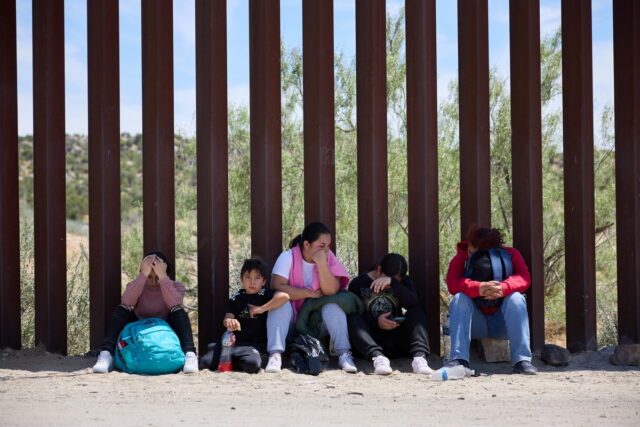 ΗΠΑ: Ο Μπάιντεν αναστέλλει το δικαίωμα του ασύλου, κλείνοντας τα σύνορα με το Μεξικό