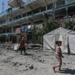 Βομβαρδισμός σε σχολείο της UNRWA: 14 παιδιά και εννέα γυναίκες ανάμεσα στα θύματα – Έκκληση από 17 χώρες για κατάπαυση του πυρός