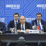 Στη Ρωσία ο Φιντάν για τη σύνοδο των BRICS – Συνάντηση με Πούτιν και Λαβρόφ