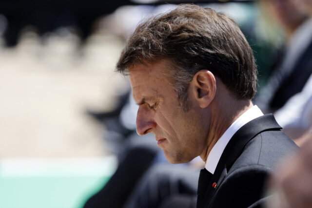 Γαλλία: Ο Μακρόν καλεί σε συσπείρωση «κατά των άκρων»