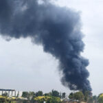 Κηφισιά: Μήνυμα του 112 για τη φωτιά σε εργοστάσιο – «Κλείστε πόρτες και παράθυρα» [ΒΙΝΤΕΟ]