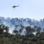 Υπό μερικό έλεγχο η φωτιά στα νεόκτιστα Ασπροπύργου