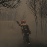 Ζάκυνθος: Ολονύχτια μάχη με τις φλόγες στο χωριό Αγία Μαρίνα