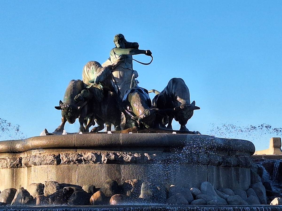 Ο Απόλλωνας και τα βόδια του Ηλιου, στο λιμάνι της Κοπεγχάγης.