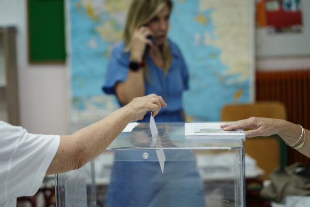 Ευρωεκλογές 2024 – Ναύπλιο: Απομακρύνθηκε δικαστικός αντιπρόσωπος από εκλογικό κέντρο