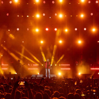 Η ώρα για τη μεγάλη εμφάνιση του Βασίλη Παπακωνσταντίνου στην Πλατεία Νερού πλησιάζει